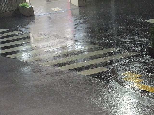 東京都心でも7日0時までに1時間に40ミリを超える激しい雨が降りました。