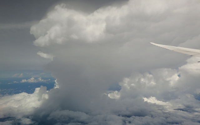 積乱雲とかなとこ雲