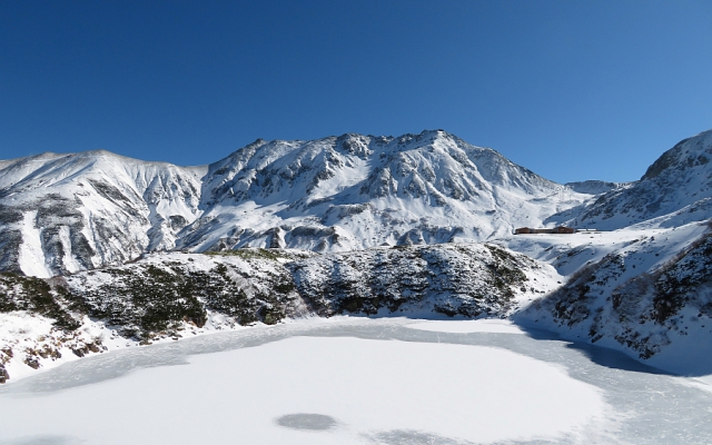 雪化粧した立山とみくりが池 雪化粧した立山とみくりが池